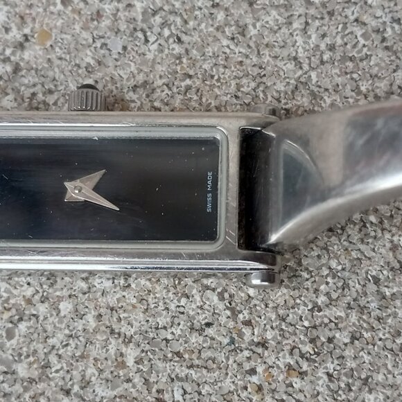 Gucci Silver & Black, Swiss Made, Quartz Ladies Watch